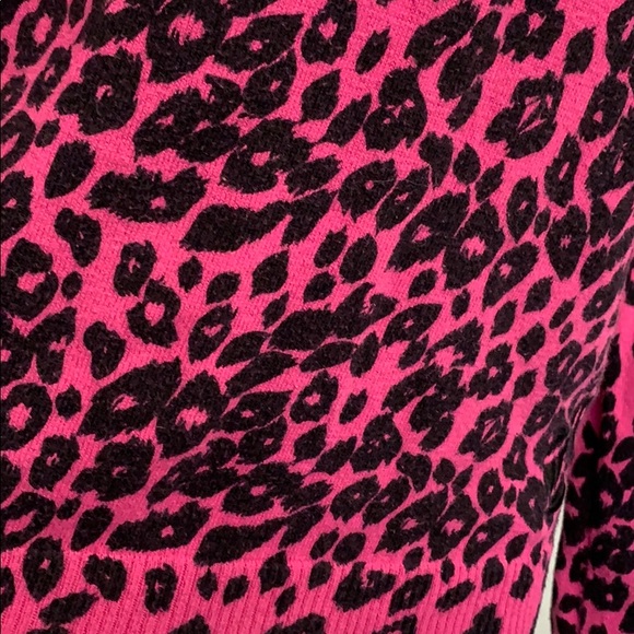 Volcom pink and black sweater sz S - Picture 7 of 8